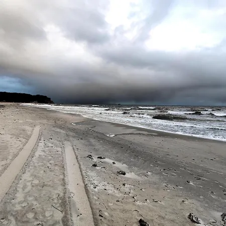 Family In By The Sea Sellin (Rugen)